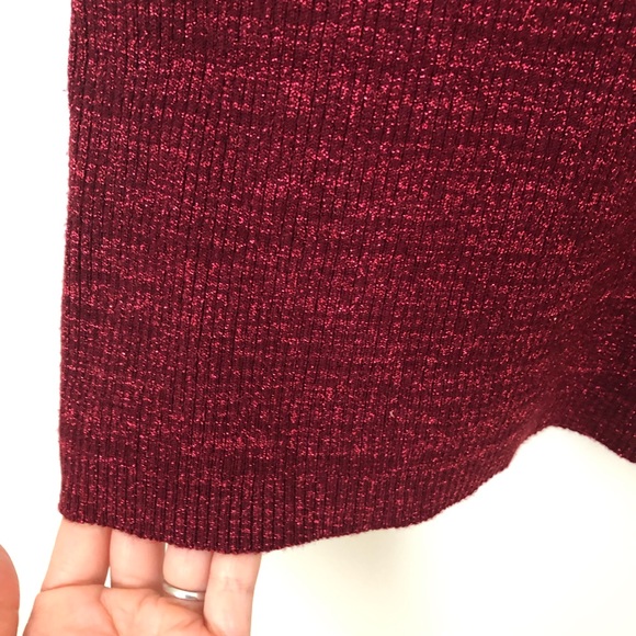 3/$10 Dark Red Sparkly Metallic Turtleneck Tank Top XS Festive Layering - Picture 5 of 9